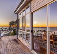 Sea Point at Hyams Beach 4pm Check Out Sundays - New Castle Holiday