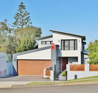 Stonefish Ground floor 4pm Check Out Sundays - New Castle Holiday