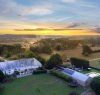 Wembley House Southern Highlands with 4pm Check Out Sunday - New Castle Holiday