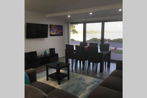 Almonta Apartments On The Water Front - New Castle Holiday 2