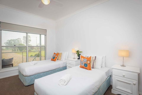 Kulang Lodge - New Castle Holiday 6
