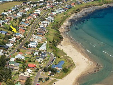 VIEWTOPIA Gerroa 4pm Check Out Sundays - New Castle Holiday 1