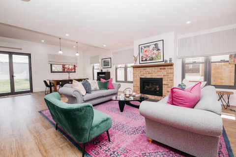 Dimby Cottage Beautifully Restored Heritage Home - New Castle Holiday 4