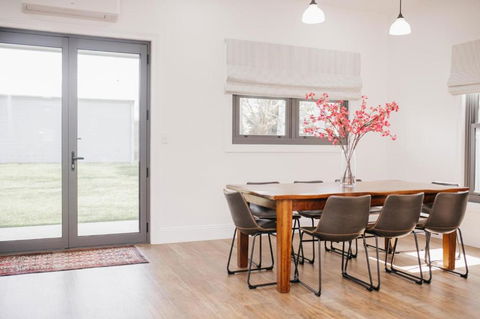 Dimby Cottage Beautifully Restored Heritage Home - New Castle Holiday 1