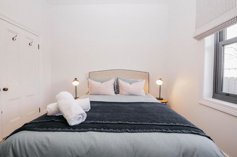 Dimby Cottage Beautifully Restored Heritage Home - New Castle Holiday 6