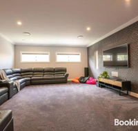 Wentworth Estate 5 Bedroom Luxury Home Sleeps 12 - New Castle Holiday