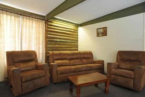 Lakes Entrance Log Cabins - New Castle Holiday 5
