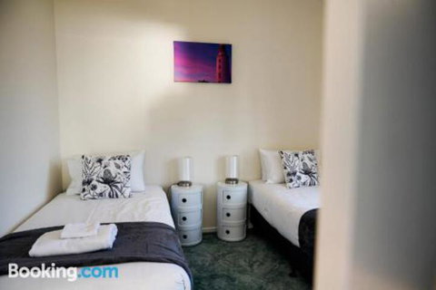Rockpool Cottage - New Castle Holiday 2