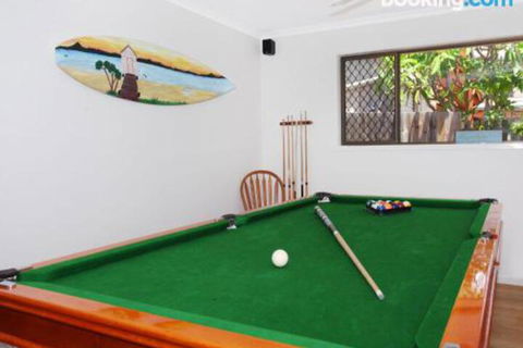 Schirrmann 56 Four Bedroom Home On Canal With Pool Pontoon Aircon & WiFi! - New Castle Holiday 6