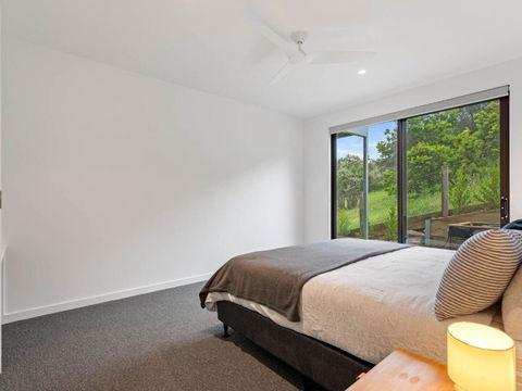 Fairway Views - New Castle Holiday 6