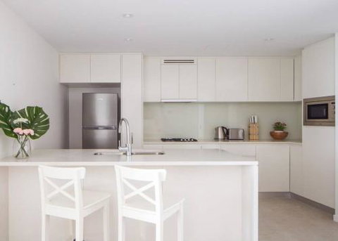 Spectacular City Views Pool & Free Parking - New Castle Holiday 2