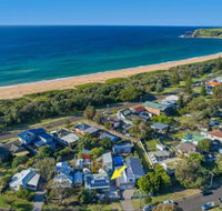 THE OASIS Werri Beach 4pm Check Out Sundays - New Castle Holiday