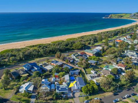 THE OASIS Werri Beach 4pm Check Out Sundays - New Castle Holiday 0