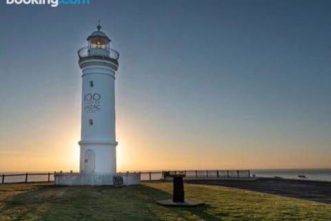 SURF BEACH DREAMS Kiama & Surrounds 4pm Check Out Sundays - New Castle Holiday 3
