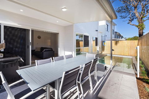 11 Ann Street Coolum Beach - New Castle Holiday 5
