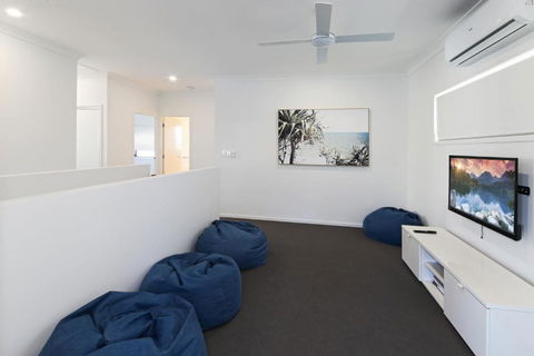 11 Ann Street Coolum Beach - New Castle Holiday 1
