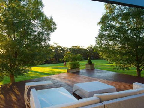 ALPINE LODGE Alpine Southern Highlands 4pm Check Out Sundays - New Castle Holiday 1