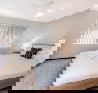 Bright 1BR Apartment Close to Foreshore  Cbd - New Castle Holiday