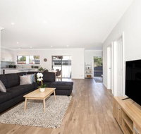 Callies Retreat I Pet Friendly I 3 Min Walk to Beach - New Castle Holiday