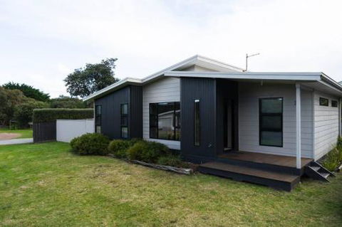 34 Ash Avenue Sandy Point - New Castle Holiday 3