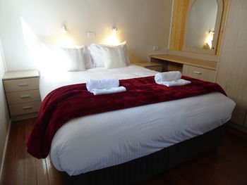 #22 Korora Palms 1 Bedroom Bure - New Castle Holiday 6