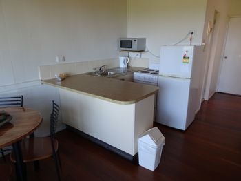 #22 Korora Palms 1 Bedroom Bure - New Castle Holiday 4