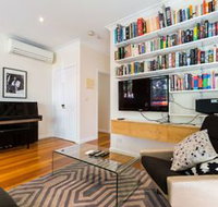 KIM 2BDR West Melbourne Apartment - New Castle Holiday