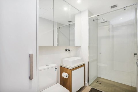 FV Iconic Designer APT, Parking, Near CBD Qfv147-14 - New Castle Holiday 4