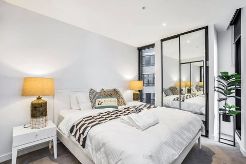 FV Iconic Designer APT, Parking, Near CBD Qfv147-14 - New Castle Holiday 5