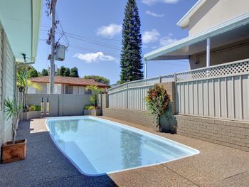 Blue Swimmer 33 Danalene Parade - New Castle Holiday 4