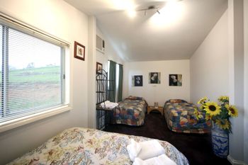 Clunes Cabins Rejuvenate Stays - New Castle Holiday 1