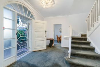 Spacious 4 Bedroom House The Hill - New Castle Holiday 2