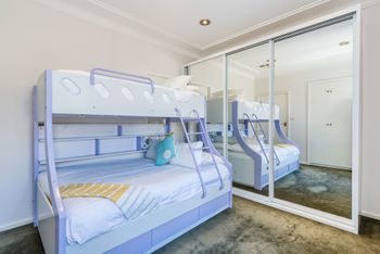 Spacious 4 Bedroom House The Hill - New Castle Holiday 3