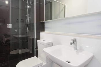 Location Views & Style - New Castle Holiday 5