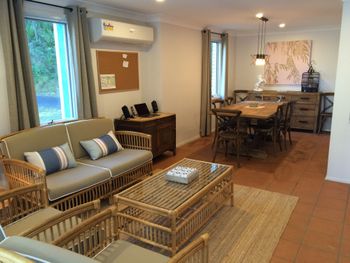 Quiet Rural Retreat With Spa - New Castle Holiday 6