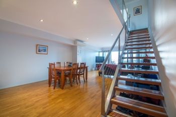 Spacious Apartment With Sea Views - New Castle Holiday 5