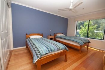 Holiday Makers - New Castle Holiday 0