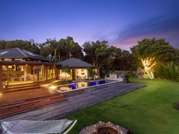 True North - New Castle Holiday 0