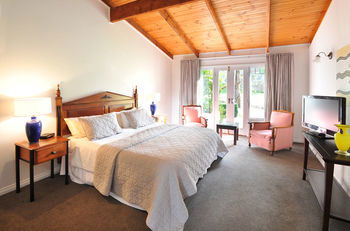 Araluen Lodge & Villas - New Castle Holiday 4