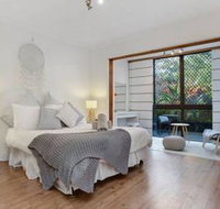 Coolangatta Beachside Villas - New Castle Holiday