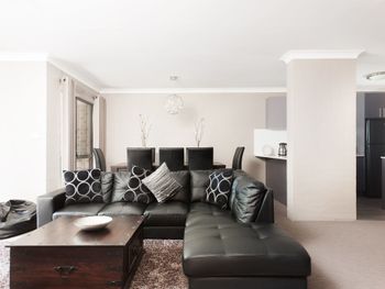 Nicholli Bay Parklands Unit 34 / 2 Gowrie Avenue - New Castle Holiday 6
