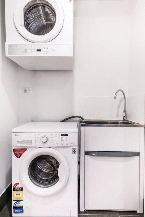 F03-darling Harbour 1 BDR APT - New Castle Holiday 5