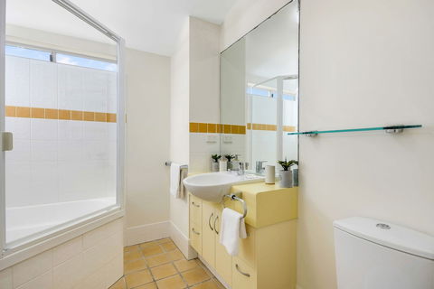 Alex Beach Resort 412 - New Castle Holiday 5