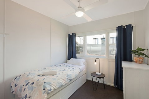 Bungo Beach House Pet Friendly House - New Castle Holiday 4