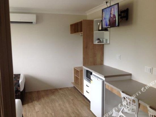 Railway Estate QLD New Castle Holiday