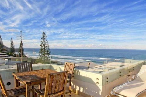 R & W Noosa Holidays 19 The Esplanade - New Castle Holiday 6
