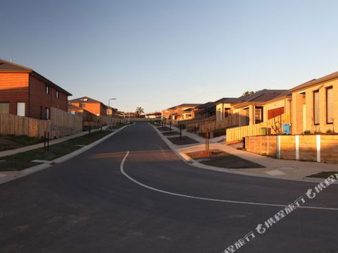 London Park Resort Melbourne - New Castle Holiday 3