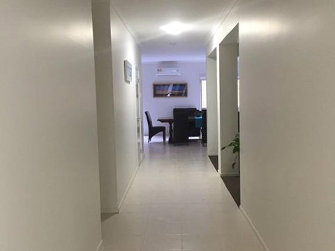 London Park Resort Melbourne - New Castle Holiday 5