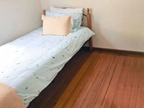 Sun, Beach, Shops, Wifi, Netflix - New Castle Holiday 3