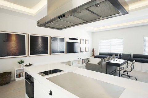 Executive Beachside Loft - New Castle Holiday 1